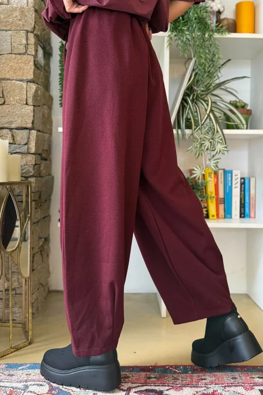 Oxford Stretch Herringbone Box Pleat Pant Burgundy